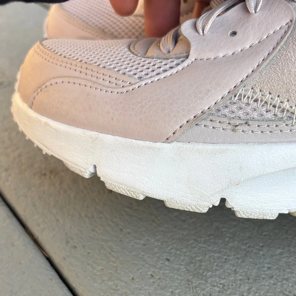 🌻Nike Women’s Pink/White Air Max Casual Sneakers 7.5 - Picture 6 of 10